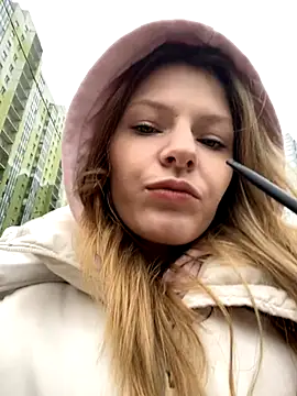 Snapshot of MaryHiggins chatting on 11-09-25, 10:19 MaryHiggins online show from 11-09-25, 10:19