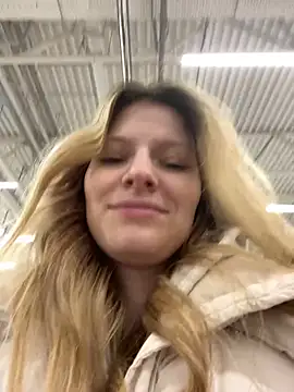 Snapshot of MaryHiggins chatting on 11-14-25, 12:09 MaryHiggins online show from 11-14-25, 12:09