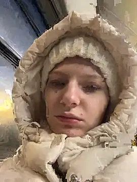 Snapshot of MaryHiggins chatting on 11-15-25, 02:10 MaryHiggins online show from 11-15-25, 02:10