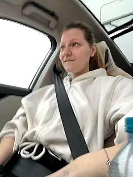 Snapshot of MaryHiggins chatting on 10-25-25, 12:17 MaryHiggins online show from 10-25-25, 12:17