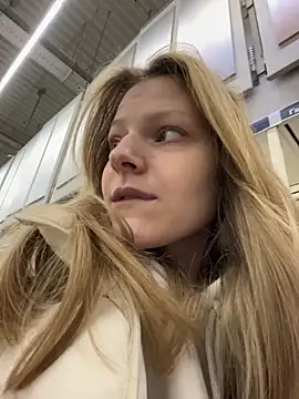 Snapshot of MaryHiggins chatting on 02-19-26, 01:30 MaryHiggins online show from 02-19-26, 01:30