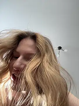 Snapshot of MaryHiggins chatting on 02-21-26, 12:07 MaryHiggins online show from 02-21-26, 12:07