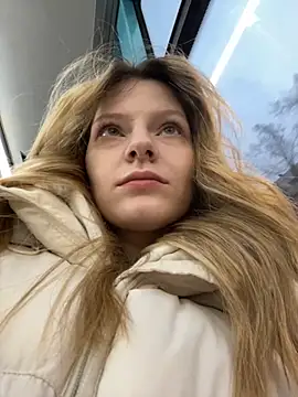 Snapshot of MaryHiggins chatting on 11-11-25, 01:39 MaryHiggins online show from 11-11-25, 01:39