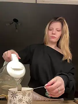 Snapshot of MaryHiggins chatting on 02-08-26, 09:34 MaryHiggins online show from 02-08-26, 09:34