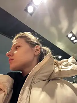 Snapshot of MaryHiggins chatting on 01-17-26, 03:37 MaryHiggins online show from 01-17-26, 03:37