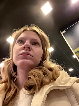 Snapshot of MaryHiggins chatting on 01-18-26, 04:43 MaryHiggins online show from 01-18-26, 04:43