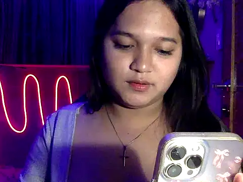 EmpressYna online show from 10-19-25, 12:02