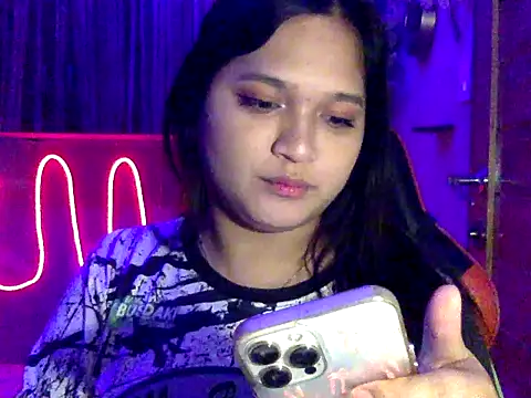 EmpressYna online show from 10-25-25, 09:48