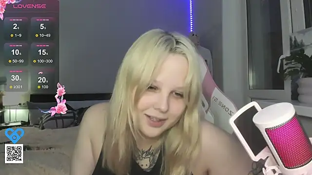 Snapshot of B_Ratz chatting on 09-21-25, 01:55 B Ratz online show from 09-21-25, 01:55