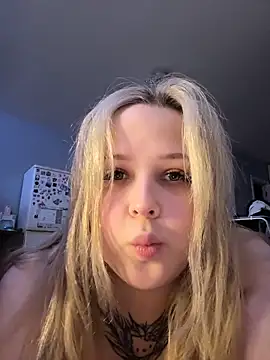 Snapshot of B_Ratz chatting on 11-14-25, 09:51 B Ratz online show from 11-14-25, 09:51