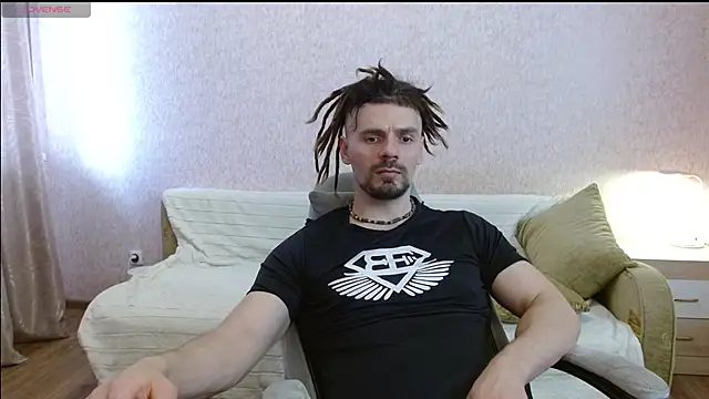 Snapshot of Aestheticguy101 chatting on 05-14-26, 02:25 Aestheticguy101 online show from 05-14-26, 02:25
