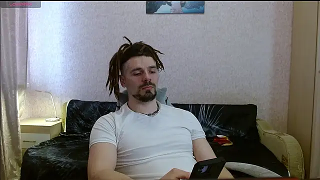 Aestheticguy101 online show from 04-22-26, 07:37