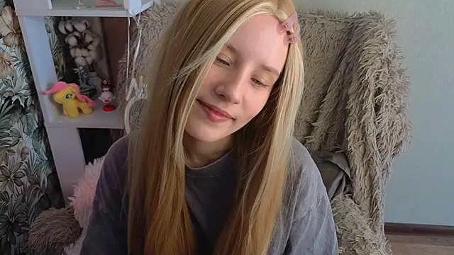 Snapshot of sarakaell chatting on 06-04-26, 01:43 sarakaell online show from 06-04-26, 01:43