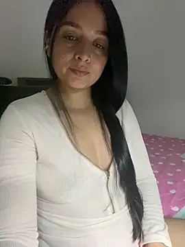 Snapshot of vellaAngel chatting on 12-11-24, 04:18 vellaAngel online show from 12-11-24, 04:18