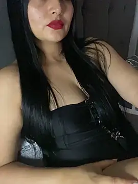 Snapshot of vellaAngel chatting on 02-13-26, 04:01 vellaAngel online show from 02-13-26, 04:01