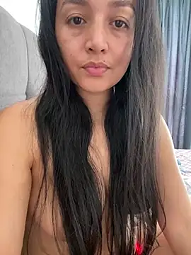 Snapshot of vellaAngel chatting on 12-15-24, 04:37 vellaAngel online show from 12-15-24, 04:37