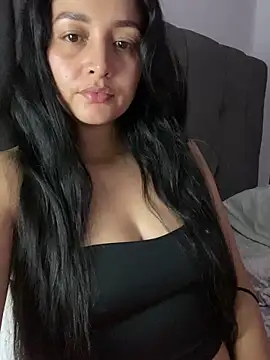 Snapshot of vellaAngel chatting on 12-15-24, 03:45 vellaAngel online show from 12-15-24, 03:45