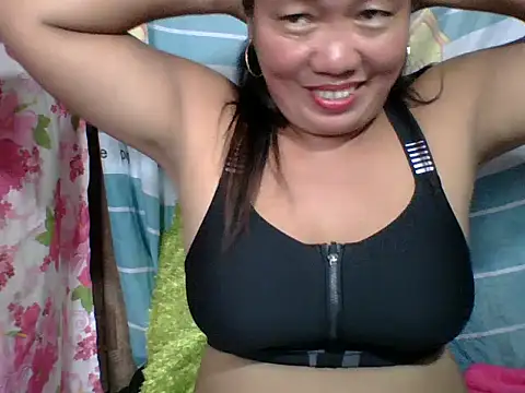 pinaySandra online show from 11-15-25, 01:42