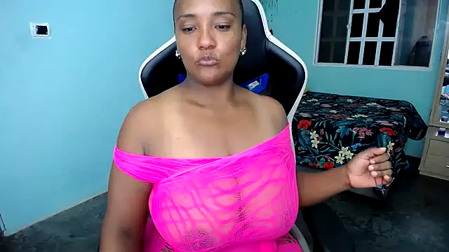 marysol83 online show from 11-28-25, 12:00