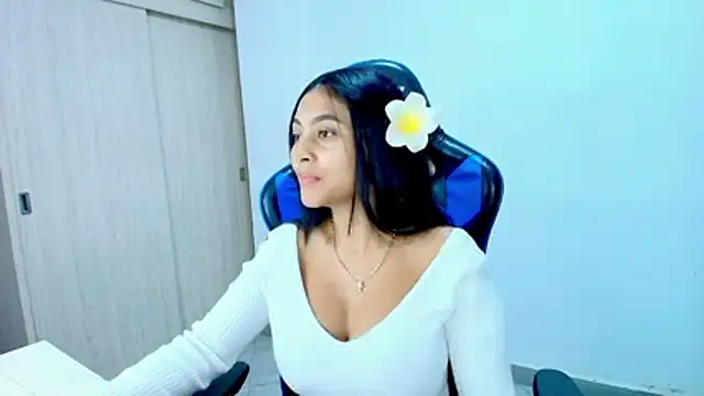 Snapshot of sophiax-x chatting on 01-17-26, 08:01 sophiax-x online show from 01-17-26, 08:01