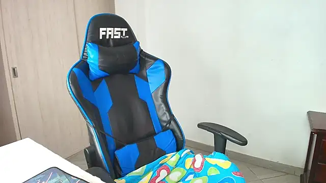 sophiax-x online show from 10-08-25, 09:37