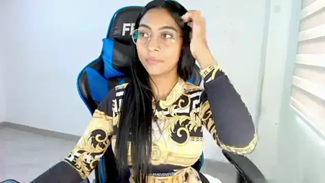 Snapshot of sophiax-x chatting on 02-13-26, 03:56 sophiax-x online show from 02-13-26, 03:56