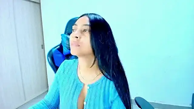 Snapshot of sophiax-x chatting on 01-19-26, 10:30 sophiax-x online show from 01-19-26, 10:30