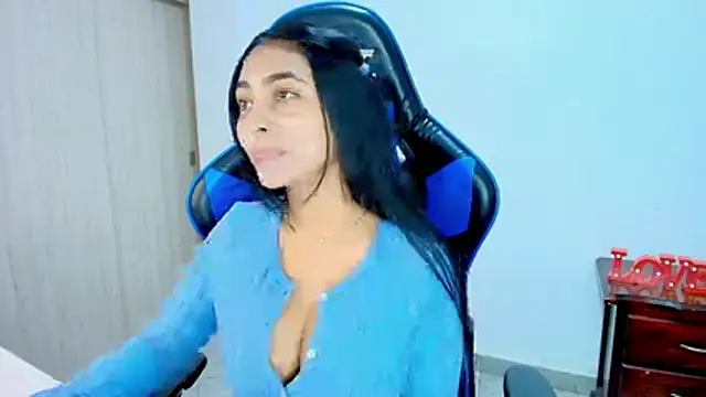 sophiax-x online show from 12-15-25, 04:13