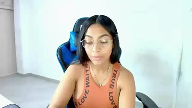 Snapshot of sophiax-x chatting on 02-17-26, 11:18 sophiax-x online show from 02-17-26, 11:18