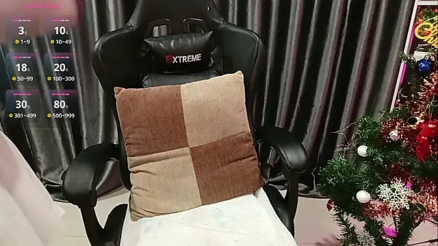 Yuki-yio online show from 12-17-25, 01:21