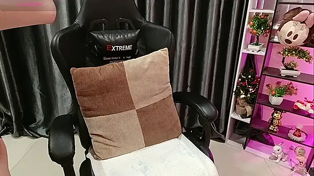 Yuki-yio online show from 02-05-26, 01:23