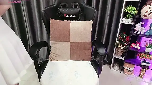 Yuki-yio online show from 04-07-26, 01:07