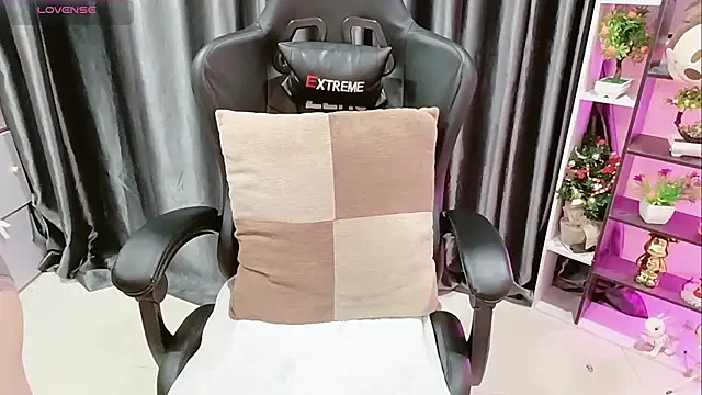 Yuki-yio online show from 02-08-26, 12:08