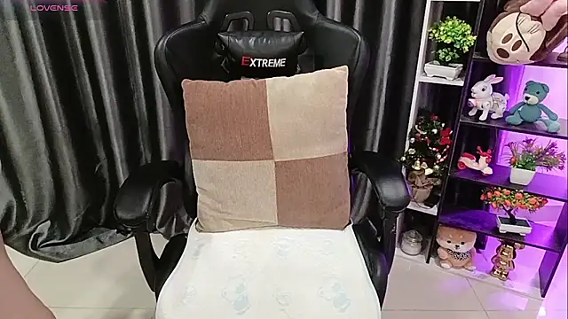 Yuki-yio online show from 04-12-26, 12:58