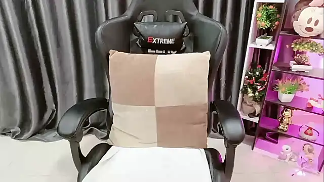 Yuki-yio online show from 02-27-26, 01:17