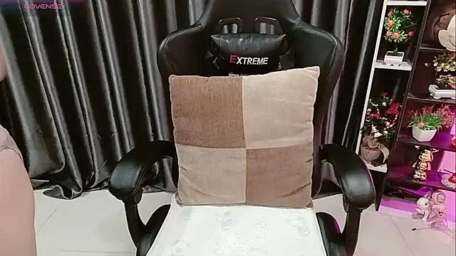 Yuki-yio online show from 03-05-26, 01:24