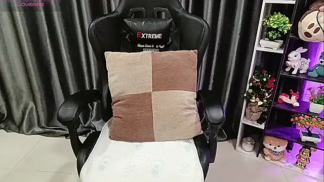 Yuki-yio online show from 04-15-26, 01:22