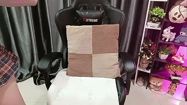 Yuki-yio online show from 03-28-26, 01:17