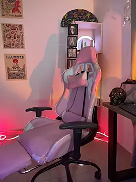 Emma Wish online show from 11-23-25, 07:13