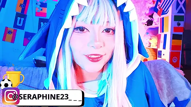 seraphine23 online show from 07-12-26, 10:32