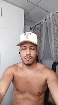 Snapshot of thommerxxx chatting on 03-26-26, 05:06 thommerxxx online show from 03-26-26, 05:06