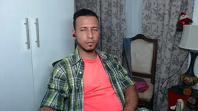 Snapshot of thommerxxx chatting on 01-10-26, 08:09 thommerxxx online show from 01-10-26, 08:09