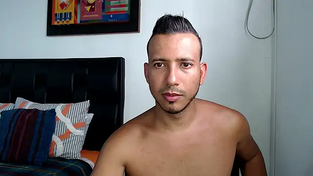 Snapshot of thommerxxx chatting on 01-20-25, 08:07 thommerxxx online show from 01-20-25, 08:07