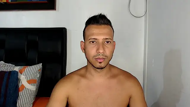 Snapshot of thommerxxx chatting on 01-22-25, 11:10 thommerxxx online show from 01-22-25, 11:10