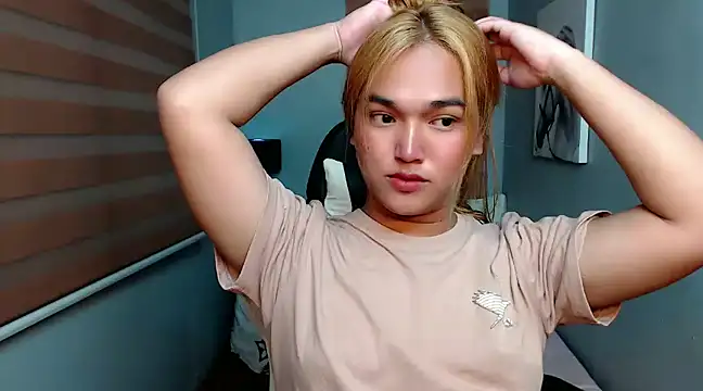 MoaningKylie online show from 01-25-25, 09:57