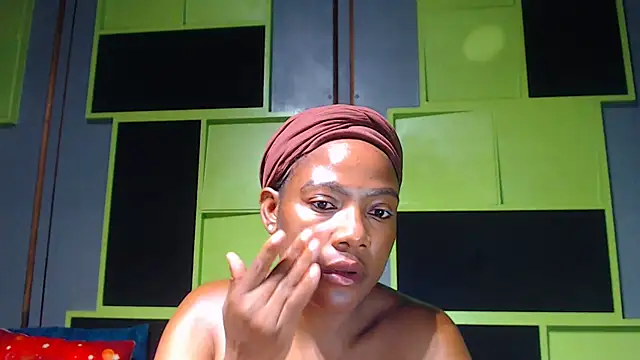 Snapshot of SexyAssDivaxxx chatting on 02-28-25, 04:32 SexyAssDivaxxx online show from 02-28-25, 04:32