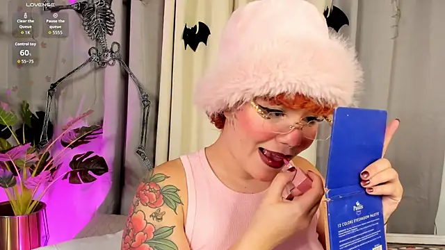 Amy art online show from 10-23-25, 09:02