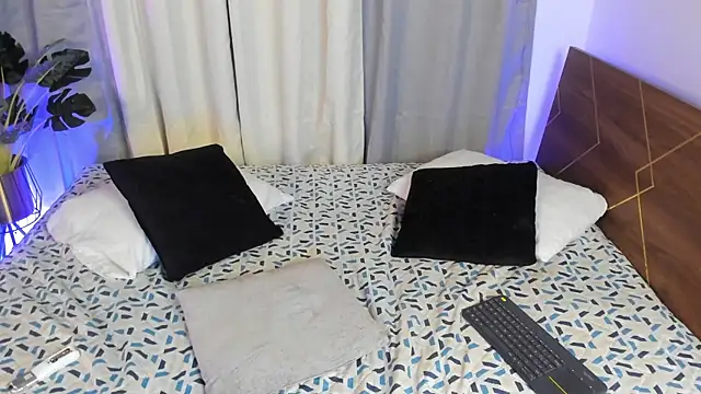 Amy art online show from 09-27-25, 08:48