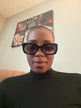 Snapshot of HoneyDripHer chatting on 10-06-25, 02:18 HoneyDripHer online show from 10-06-25, 02:18