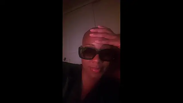 Snapshot of HoneyDripHer chatting on 11-16-25, 12:26 HoneyDripHer online show from 11-16-25, 12:26